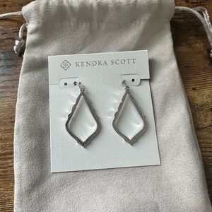 Kendra Scott Sophia Drop Earrings